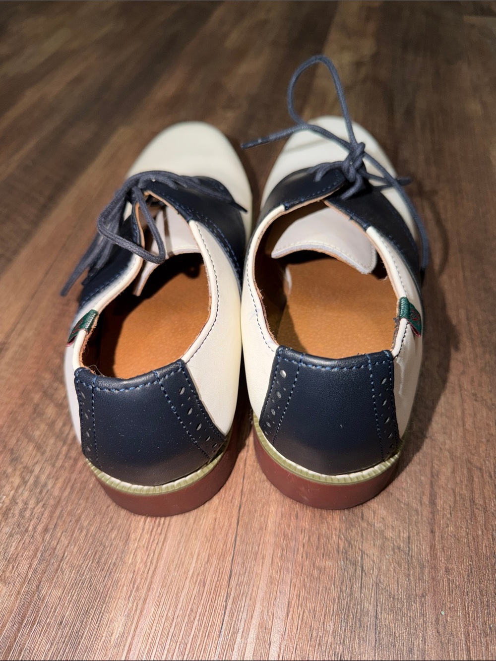 Classic Saddle Shoes School Issue Black and White Leather Women’s Size 9 W - Picture 4 of 8